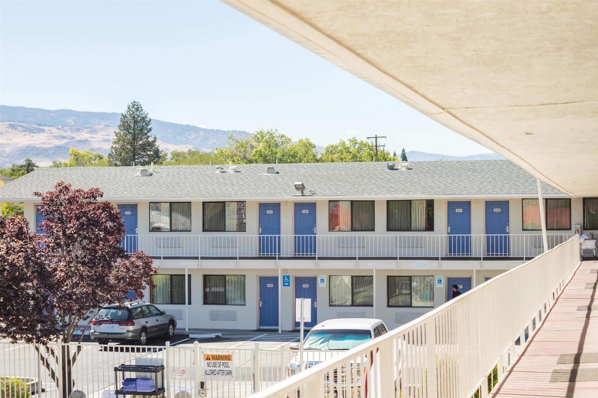 Motel 6-Reno, Nv - Virginia Plumb ภายนอก รูปภาพ